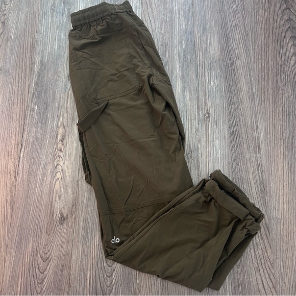 Alo Yoga City Wise Cargo Pants size S - Picture 2 of 12